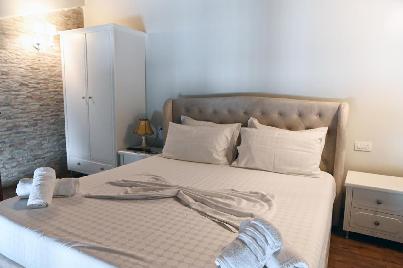 Hotel Onufri Golem  Bagian luar foto