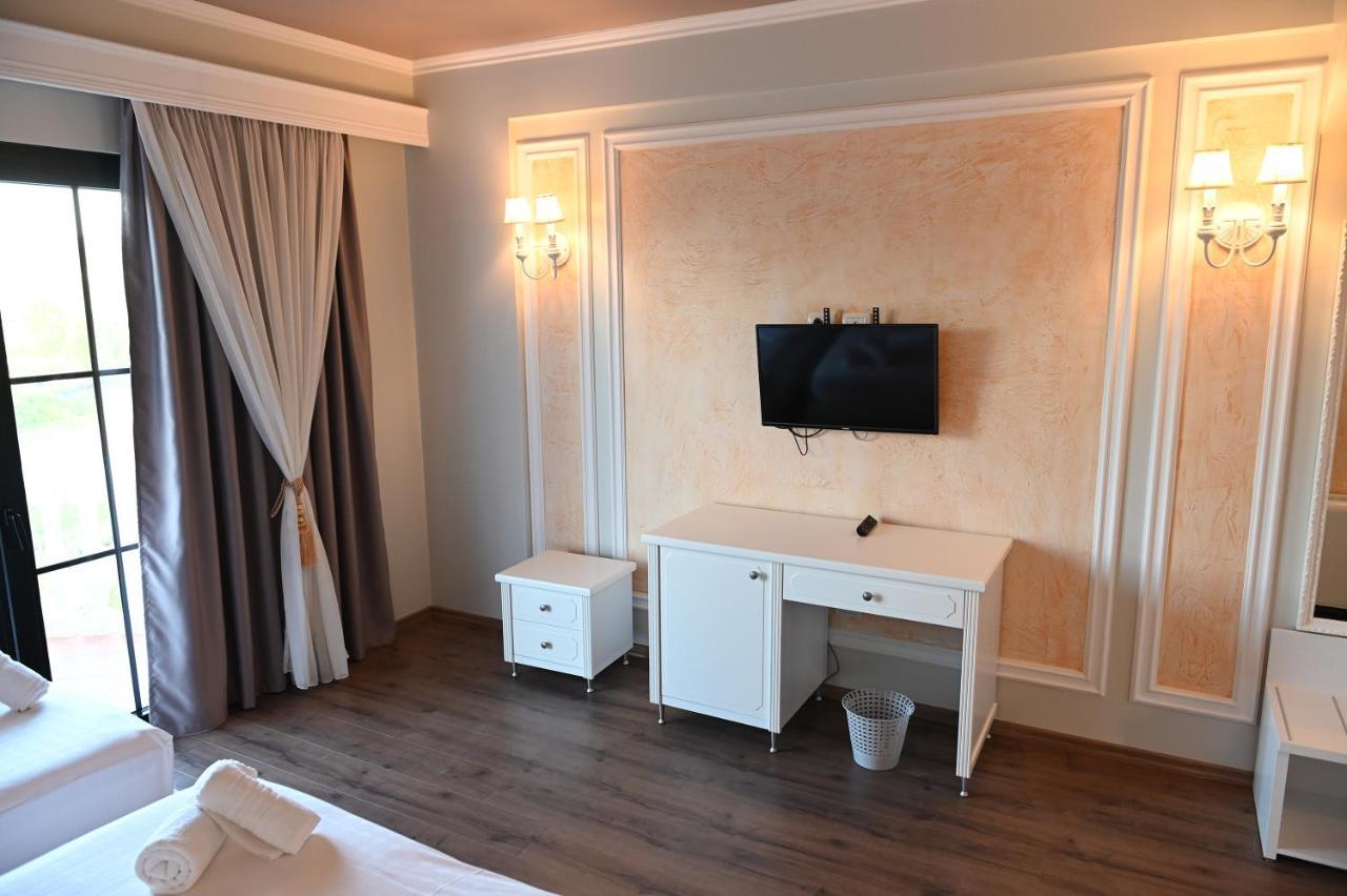 Hotel Onufri Golem  Bagian luar foto