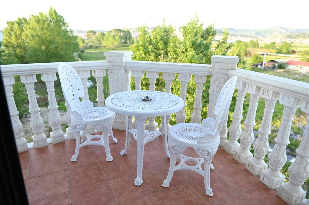 Hotel Onufri Golem  Bagian luar foto